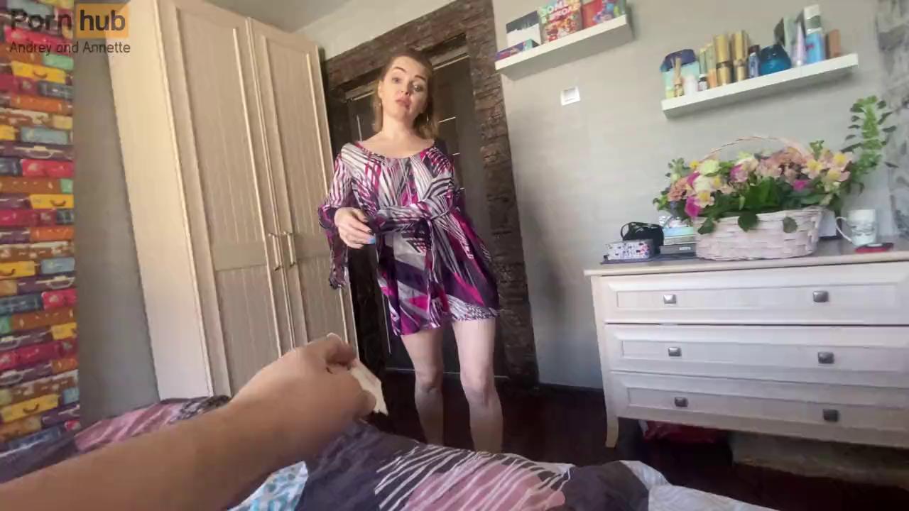 Секс с щедрым мужчиной: студентке нужны деньги, он помогает ей